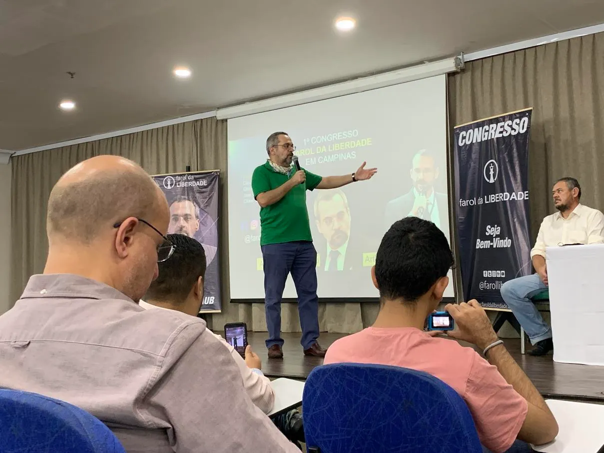Palestra de Abraham Weintruab no interior de São Paulo