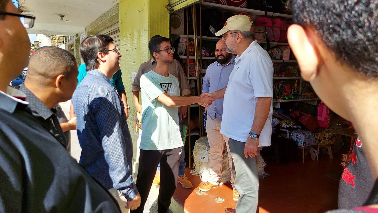 Weintraub conversa com apoiadores no interior de SP